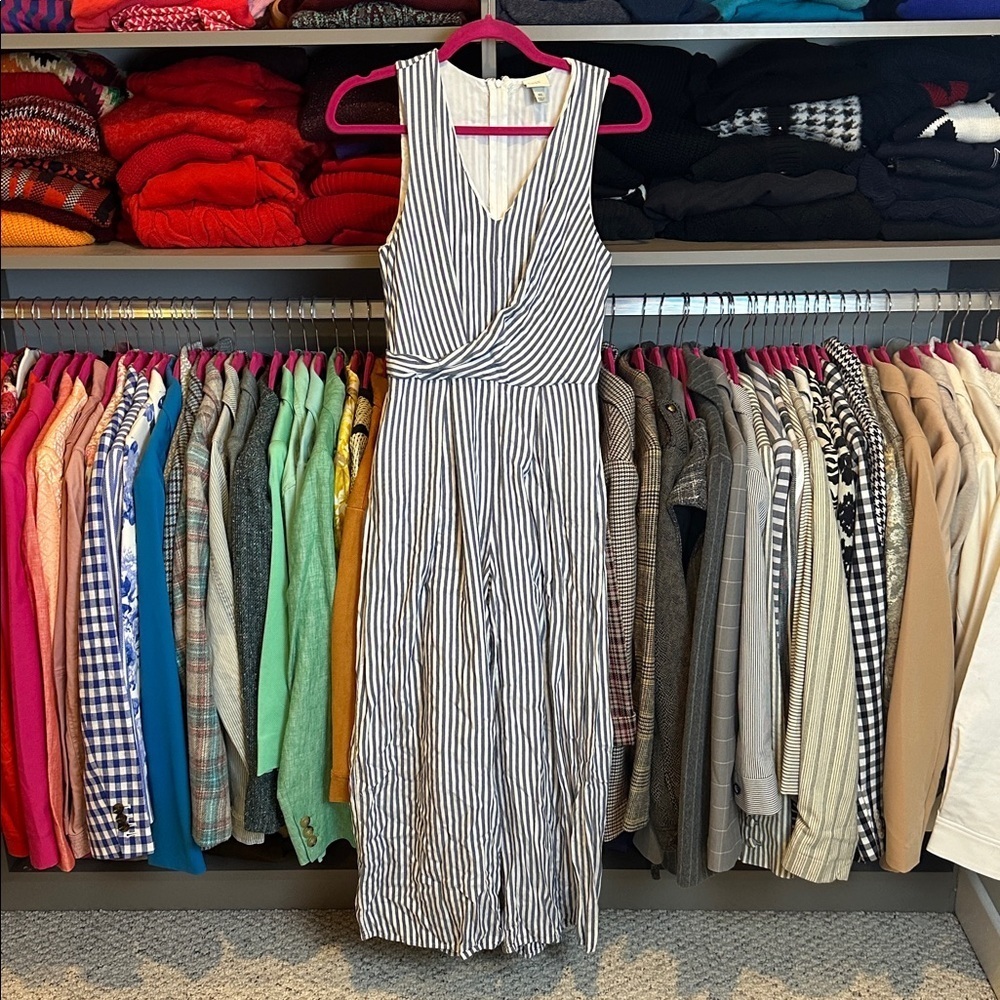 A New Day blue/white striped 2 pocket v neck sleeveless cropped jumpsuit size XS